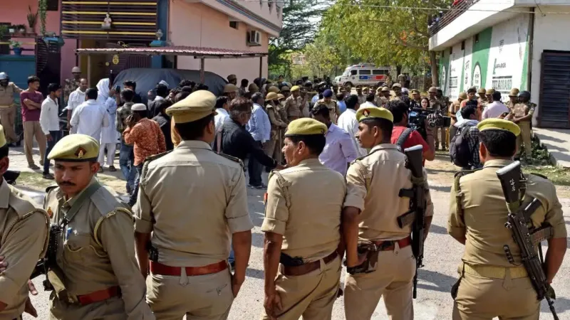Jhansi Police Seize Gold, Silver, Cash in Betting Raid