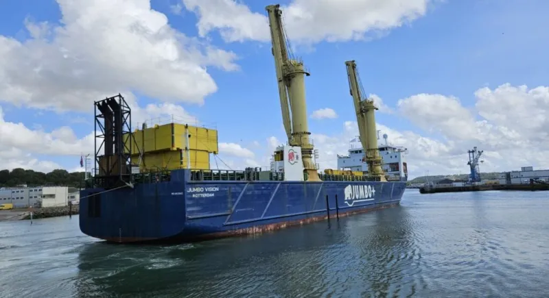 Jumbo Vision's Impressive Entry into Dieppe Port