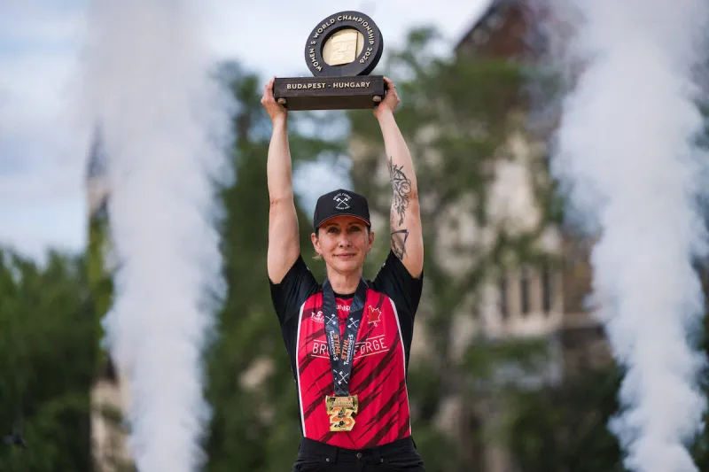 Andrea Hand de Kaslo remporte l'or mondial en sports de bûcheron