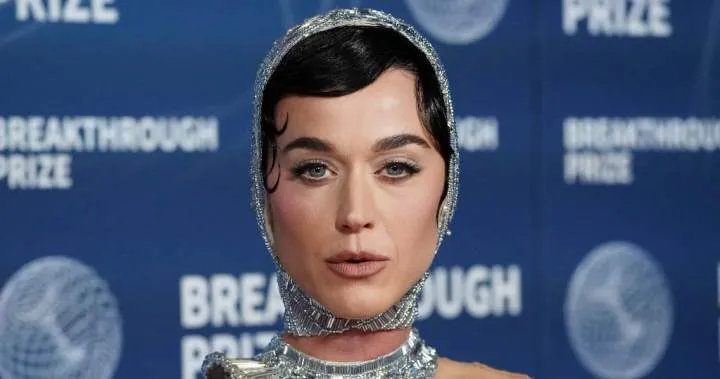 Katy Perry félicite l'équipage d'Air Canada pour sa gestion d'urgence en vol