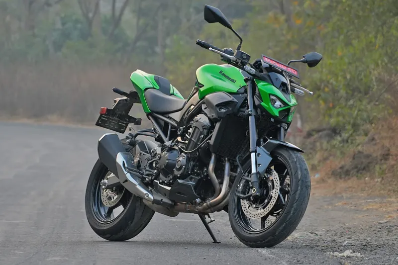Kawasaki Z900 Promotion: Visor & Free Service