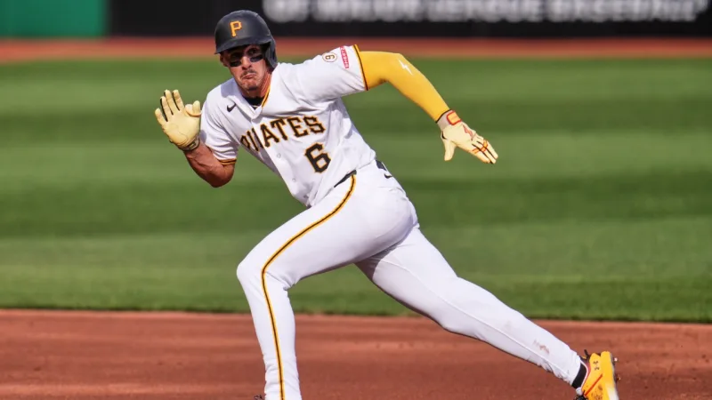 Konnor Griffin's MLB debut features RBI double in Pirates win