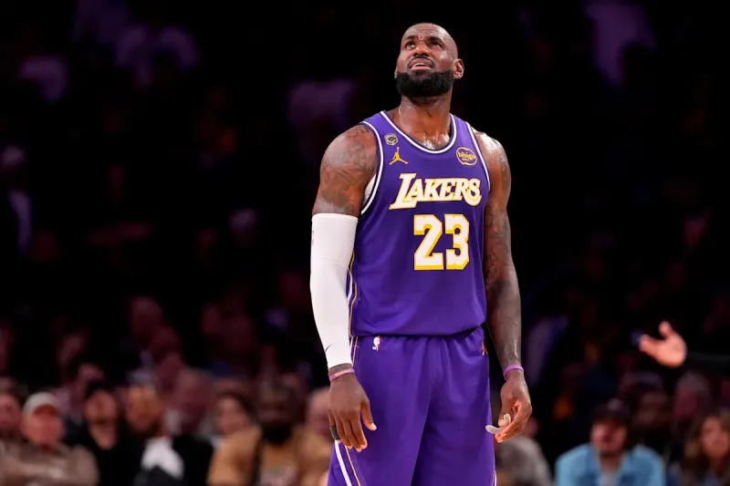 Lakers Lose 2nd Straight Series Clincher to Rockets