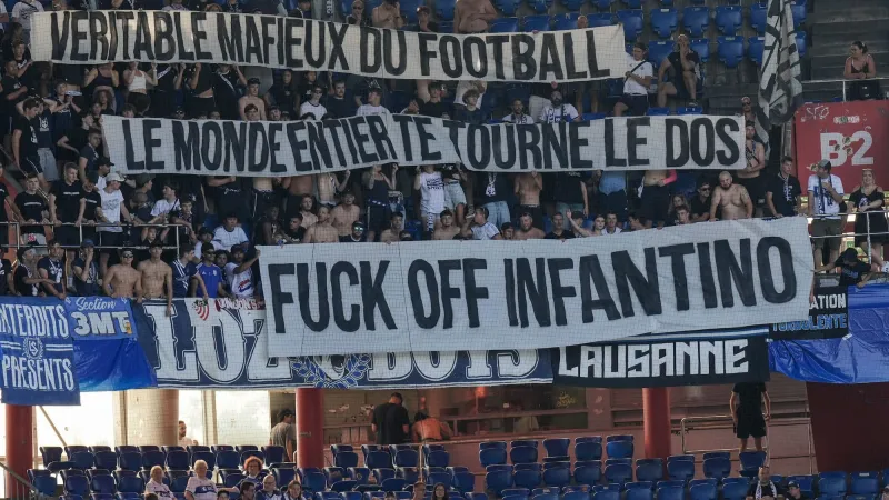 Les fans de Lausanne narguent Infantino