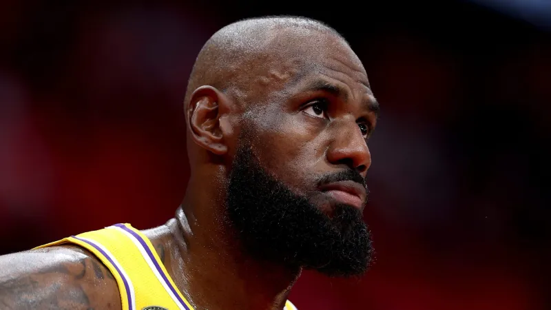 La série de 1 297 matchs de LeBron James prend fin
