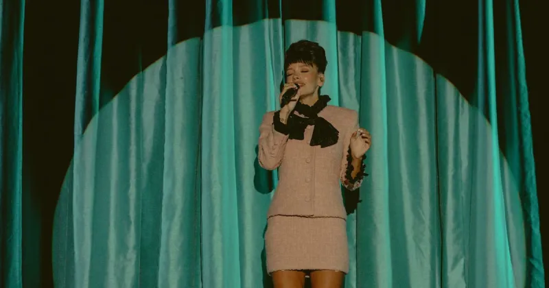 Lily Allen's 'West End Girl' Show in Dublin Gets 3 Stars
