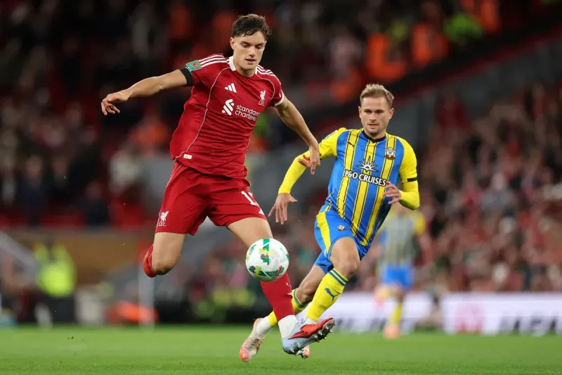 Liverpool's Slot: Leoni Becoming 'a Beast' Despite Injury