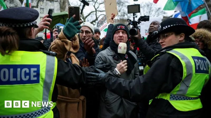 London protests: 4,000 police deployed for rival rallies