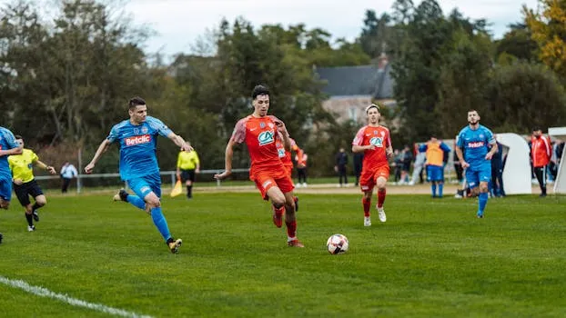 Le footballeur lorientais Arthur Avom privilégie sa famille à l'argent