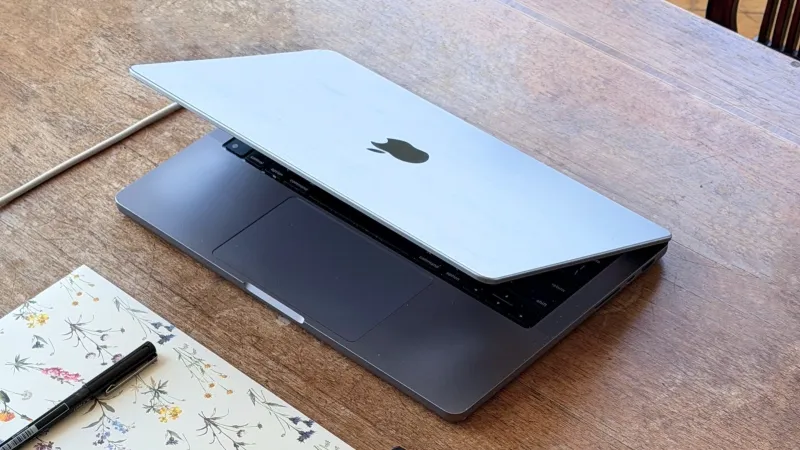 MacBook Pro vs Air: Which Apple Laptop Lasts Longer?