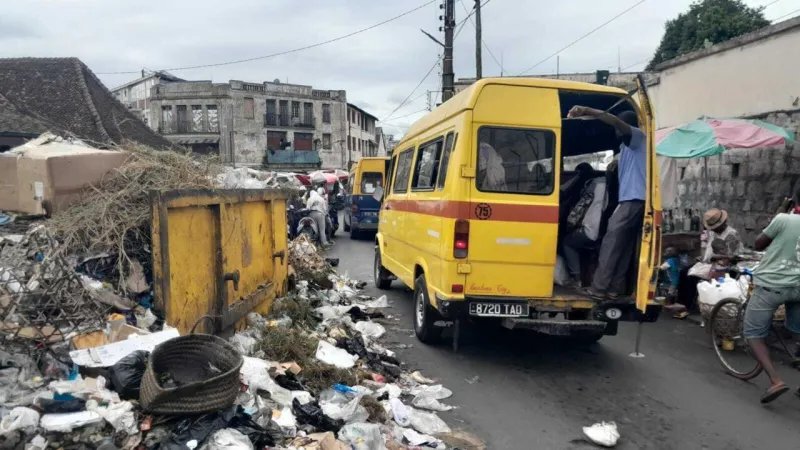 Crise des déchets à Antananarivo suite à la grève des agents d'assainissement