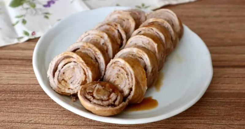 Make Chashu Pork at Home With Just a Frying Pan