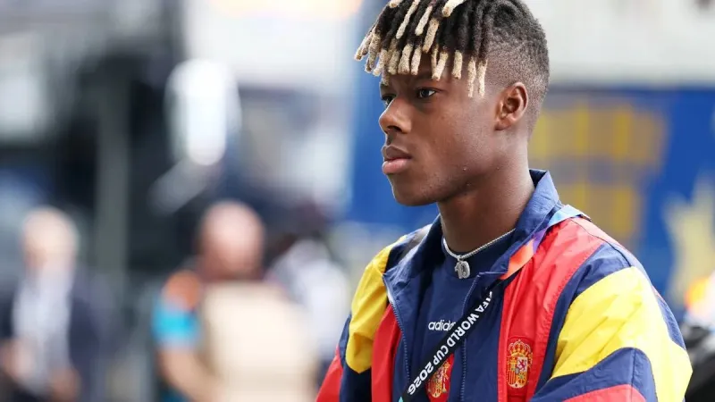 Man United and Chelsea Compete for Nico Williams