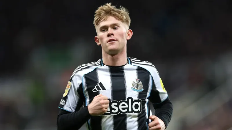 Man United Urged to Sign Lewis Hall Amid Chelsea Uncertainty