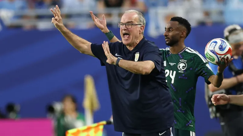 Marcelo Bielsa dénonce l'arbitrage après la défaite de l'Uruguay