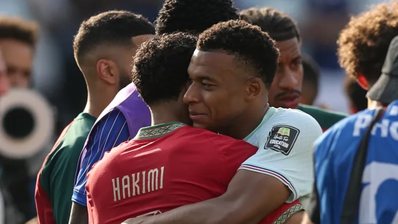 Mbappé consoles friend Hakimi after Morocco's World Cup exit