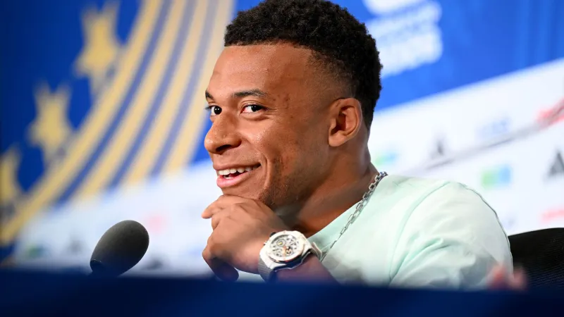 Mbappé Jokes He Won't Play at 40, Will Be Driven Out