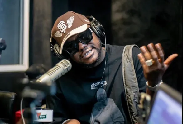 Medikal réagit à Fella Makafui dansant aux TGMA