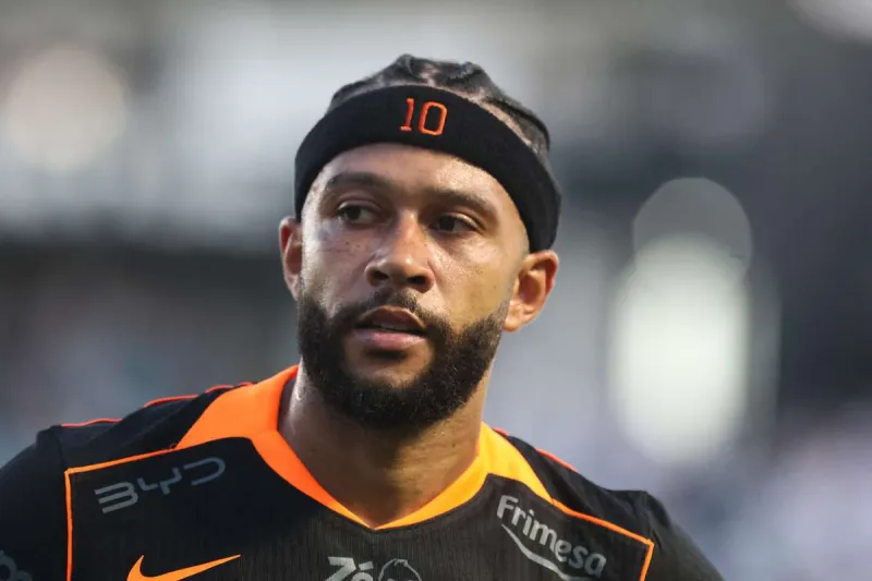 Memphis Depay out of Corinthians derby with thigh injury