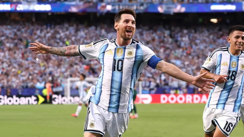 Messi marque son premier triplé en Coupe du monde