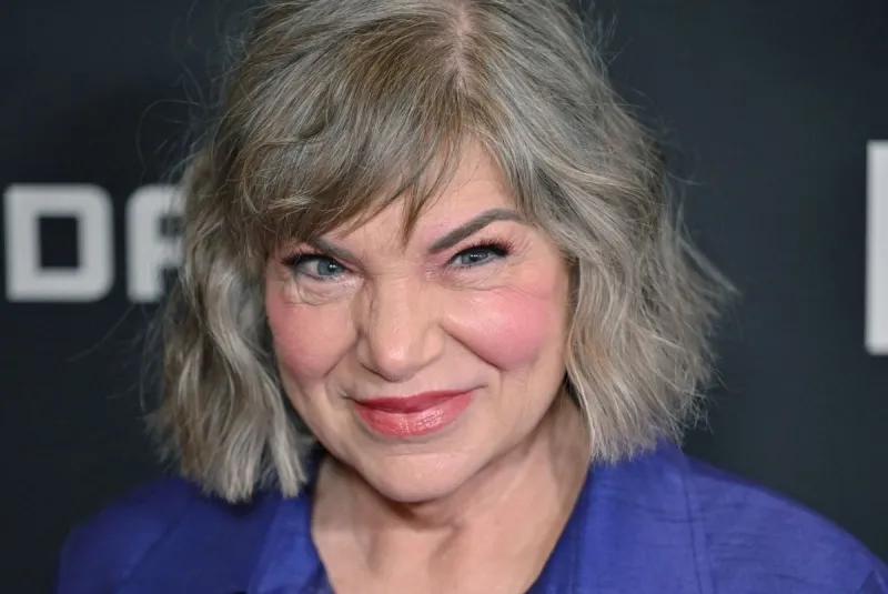 Mindy Cohn révèle son diagnostic et son traitement contre le cancer