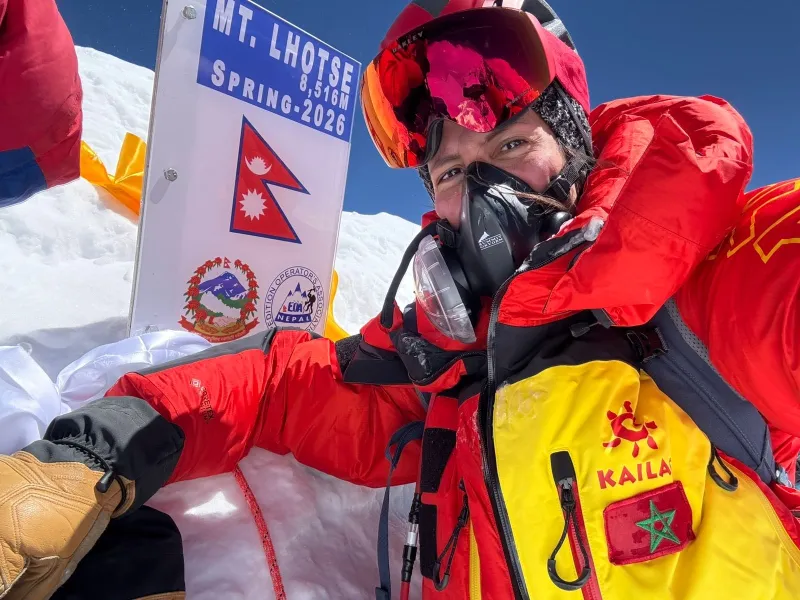 L'alpiniste marocaine Nawal Sfendla gravit l'Everest et le Lhotse