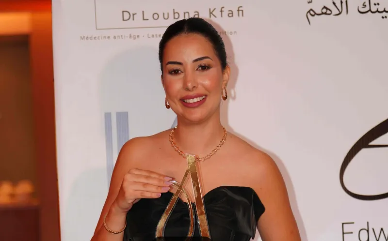 Moroccan Doctor Loubna Kfafi Wins Afdal Award in Beirut