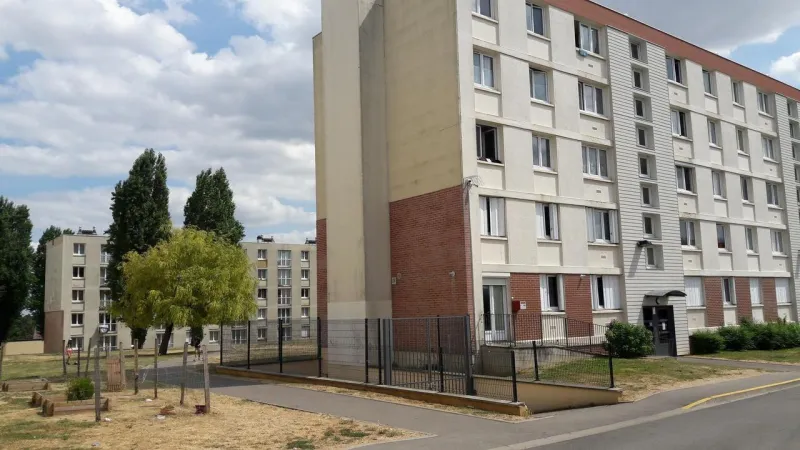 Mère marocaine de 4 enfants à Beauvais refuse relogement, invoque tradition