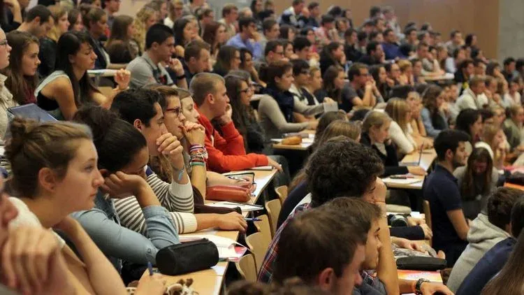 Étudiants marocains en France : deux réalités