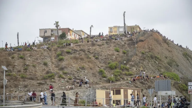Le Maroc renforce la sécurité à Ceuta après des appels à franchir la frontière