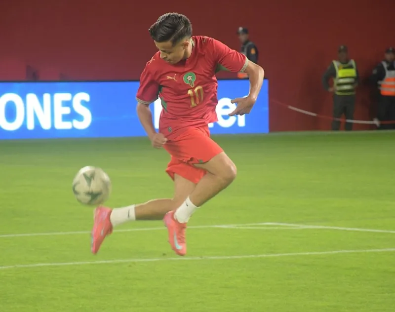 Mehdi Amri remporte le duel de Panna face au Brésilien Isaac Xavier