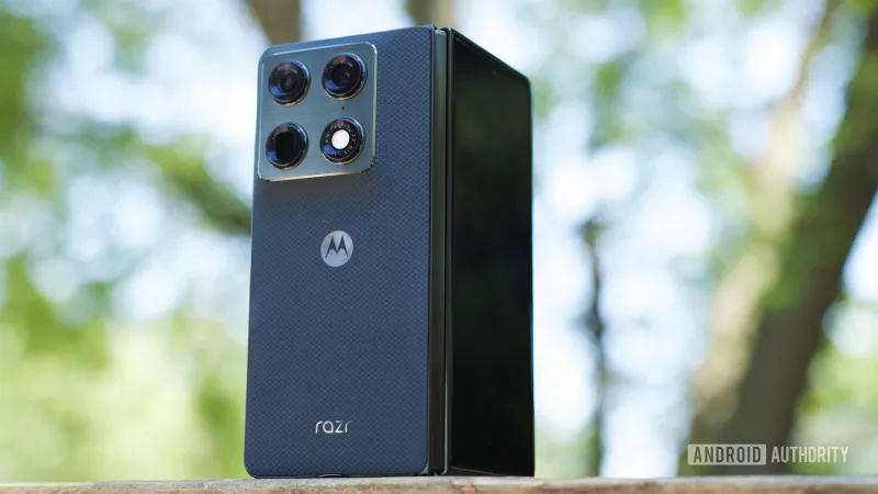 Motorola Razr Fold Gets Quick Share for iPhone