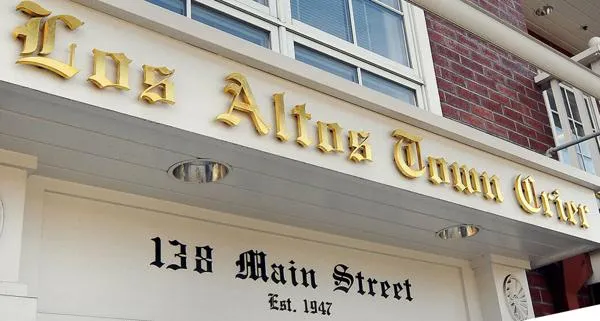 Mountain View apartment fire displaces residents, no injuries