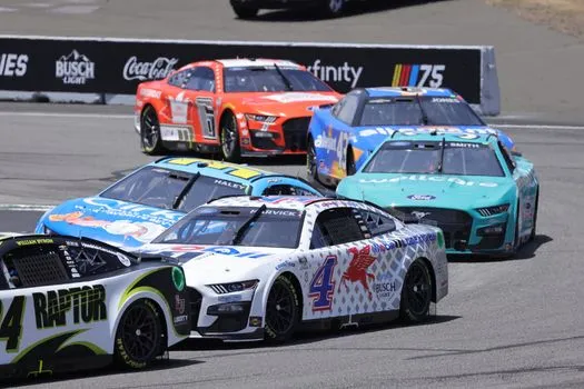 Playoffs NASCAR : Logano et Penske visent les points