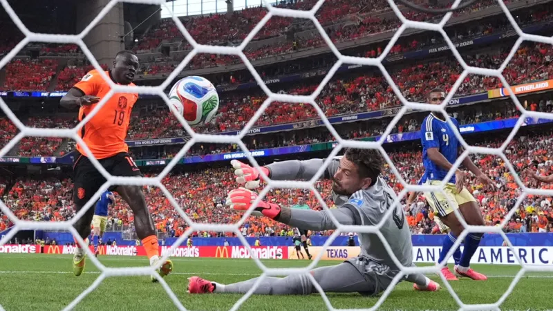 Les Pays-Bas écrasent la Suède 5-1 dans le groupe F