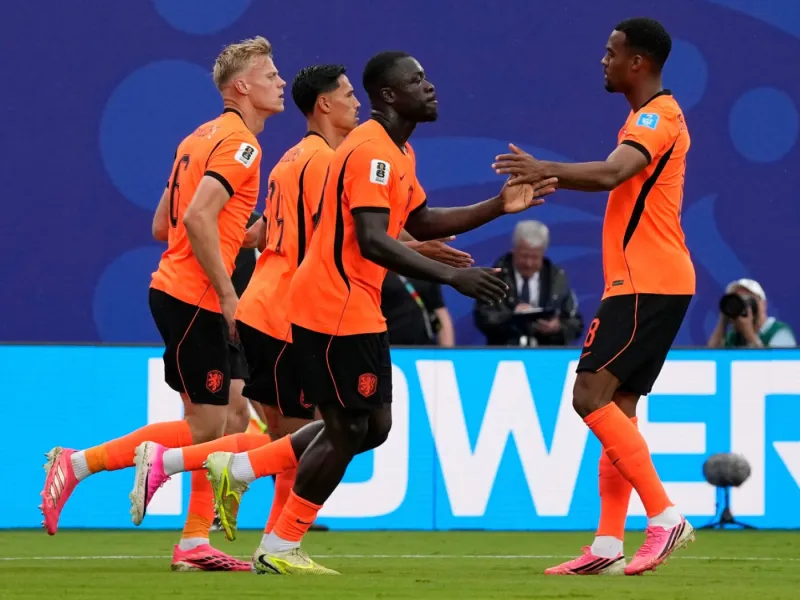 Netherlands Top Group, Japan and Sweden Qualify