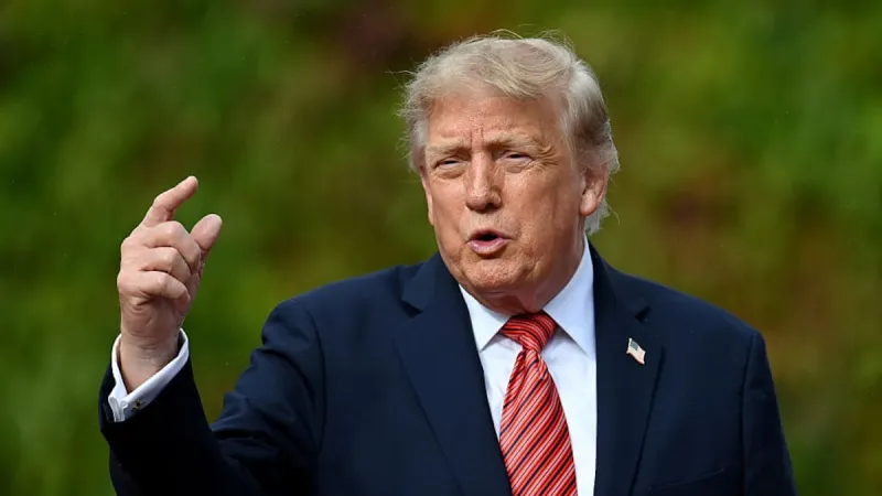 Networks snub Trump over White House press ban