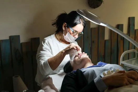 Nouveau salon de soins de la peau ouvre dans un village idyllique