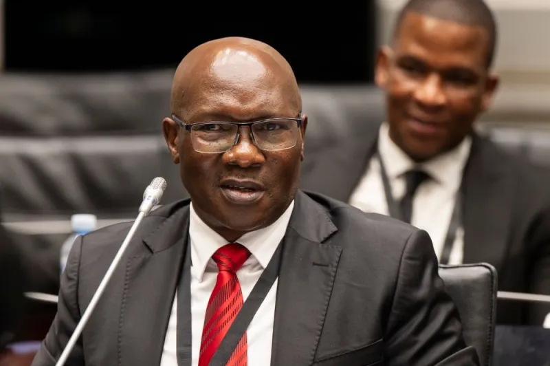Le NPA clarifie les mandats d'arrêt pour les généraux SAPS