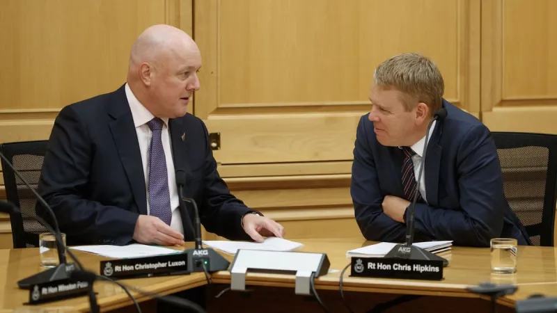 NZ Poll: Gap Narrows Between Govt and Opposition