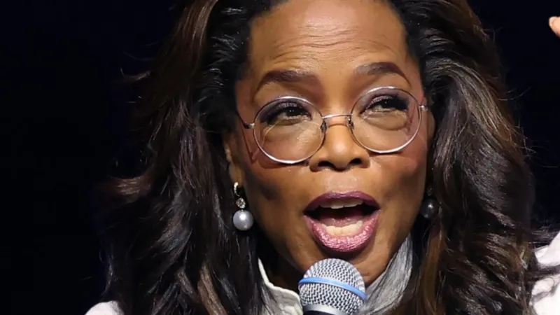 Oprah Reveals Cover-Up of Whitney Houston's Onstage Fall