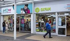 Oxfam prévient que ses magasins sont menacés par la baisse des dons