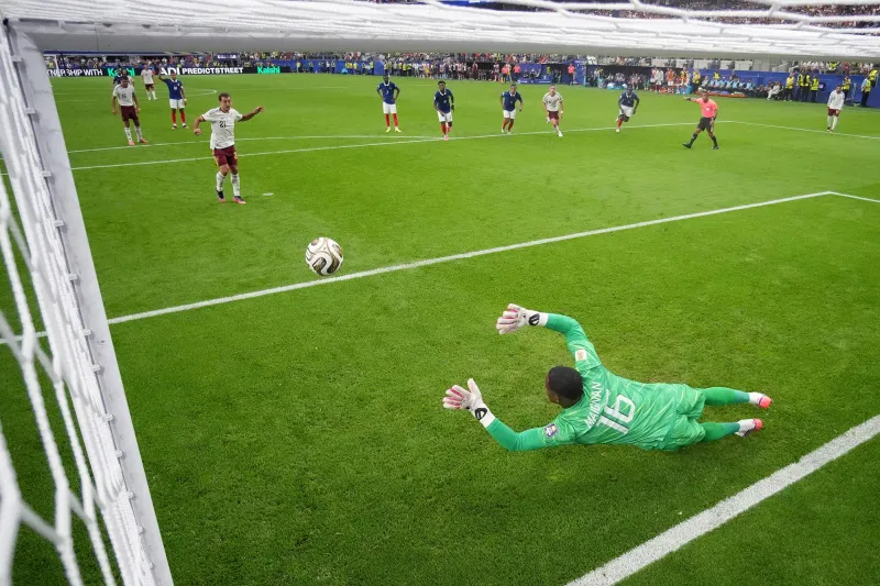 Oyarzabal Penalty Gives Spain Lead Over France