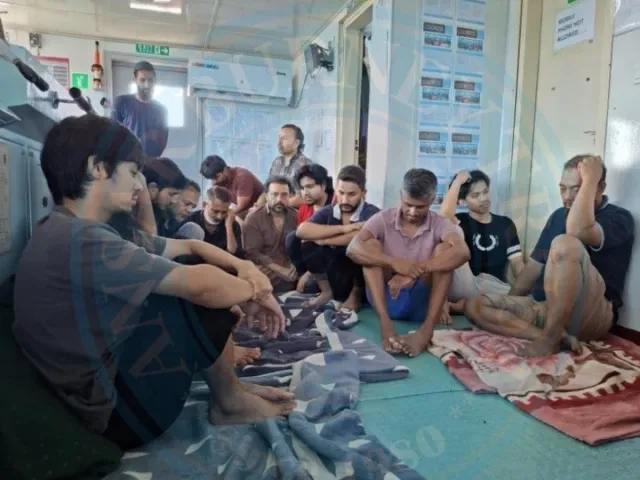 Pakistani sailors held by Somali pirates appeal for help