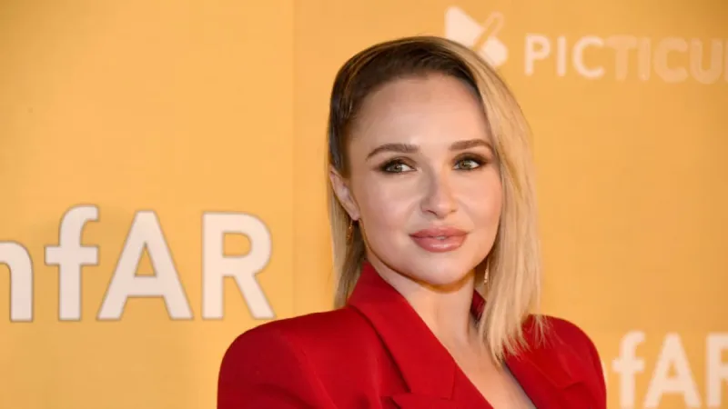 Panettiere says Neutrogena tried to fire her over postpartum depression