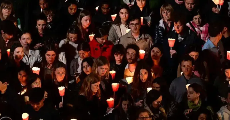 Papal Preacher Calls for Nonviolence in Good Friday Homily