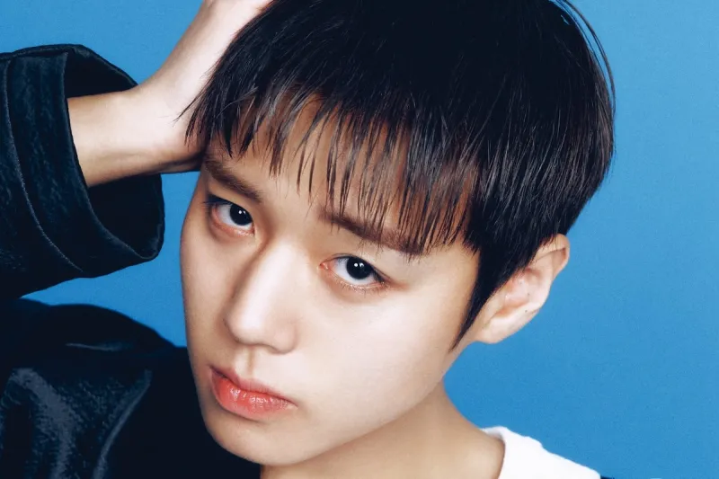 Park Ji Hoon en couverture de Singles, évoque sa carrière