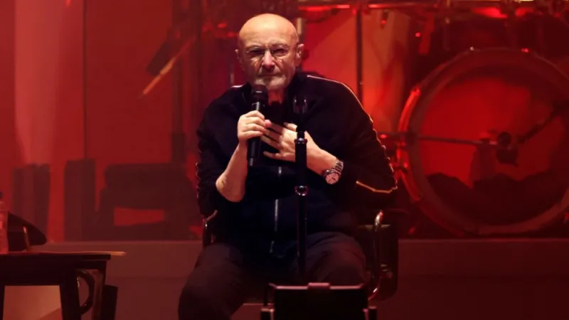 Phil Collins dit avoir failli mourir d'alcoolisme