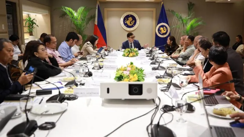 Philippines Orders Government-Wide Push for Fuel Aid, Fare Discounts