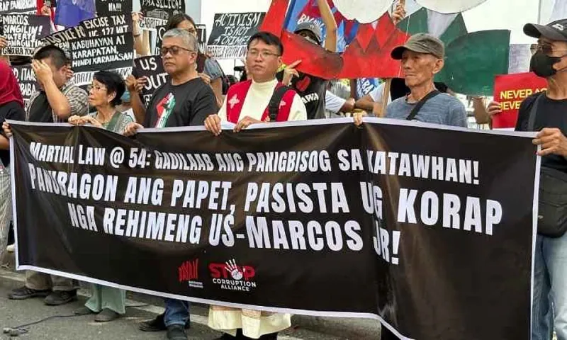 Manifestation pour le 54e anniversaire de la loi martiale